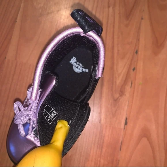Dr. Martens Kids Boots in Metallic Purple - Picture 16 of 16